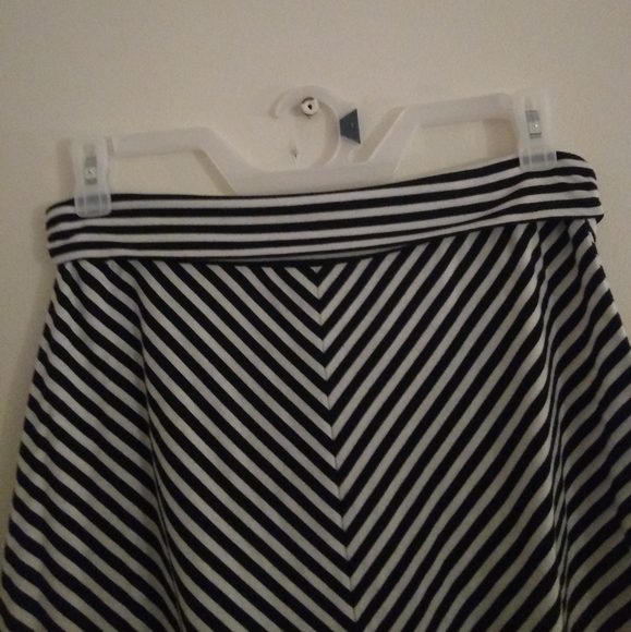 Faded Glory Skirt - Picture 3 of 4